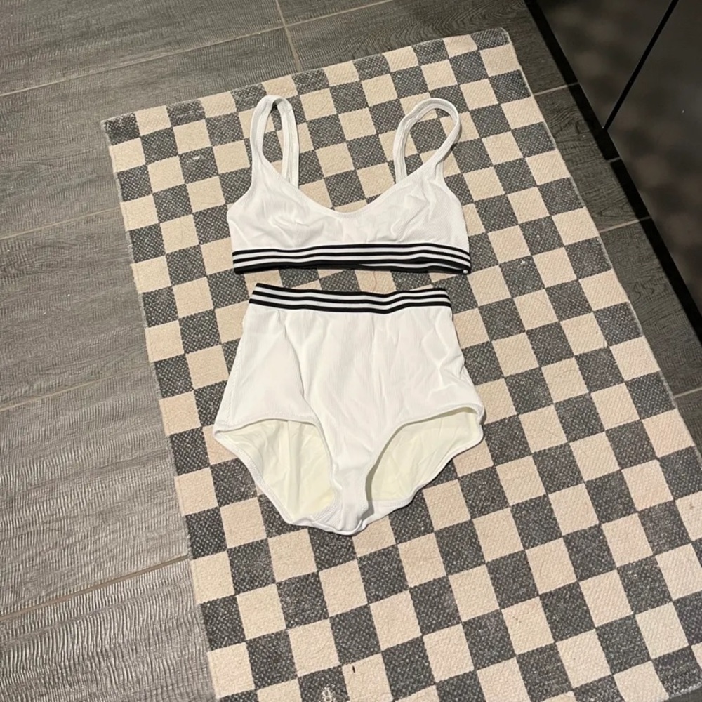 solid & striped katie bikini - Picture 4 of 7